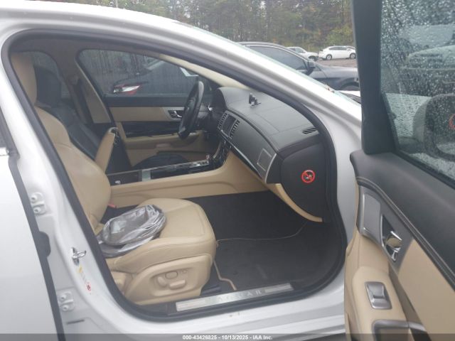 2012 JAGUAR XF SAJWA0HB0CLS36780 Photo 4