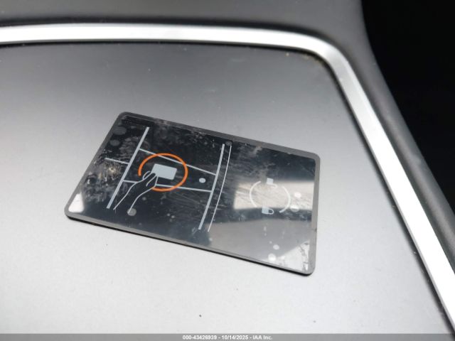 2025 TESLA MODEL Y 7SAYGDEDXSF238902 Photo 10