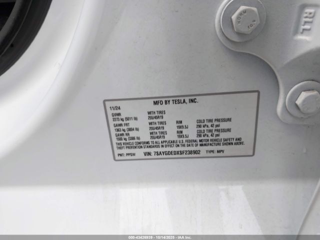 2025 TESLA MODEL Y 7SAYGDEDXSF238902 Photo 8