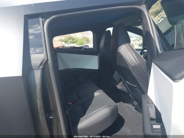 2024 TESLA CYBERTRUCK 7G2CEHED8RA000507 Photo 7