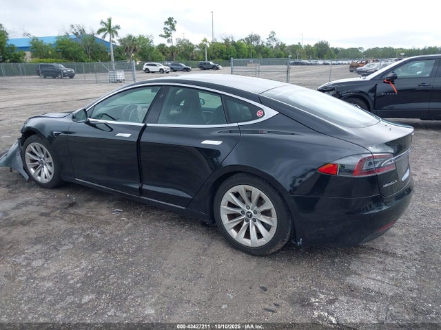 2017 TESLA MODEL S 5YJSA1E25HF215795 Photo 2