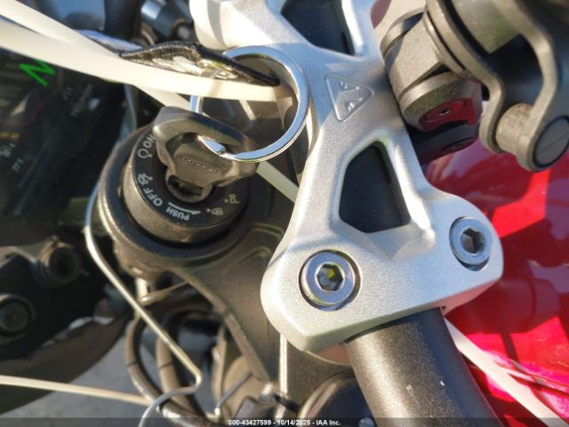 2024 TRIUMPH MOTORCYCLE STREET TRIPLE SMTA614K5RTBN9956 Photo 10
