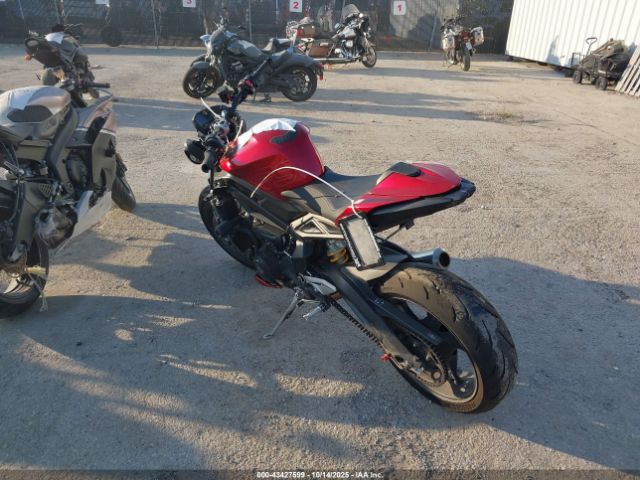 2024 TRIUMPH MOTORCYCLE STREET TRIPLE SMTA614K5RTBN9956 Photo 2