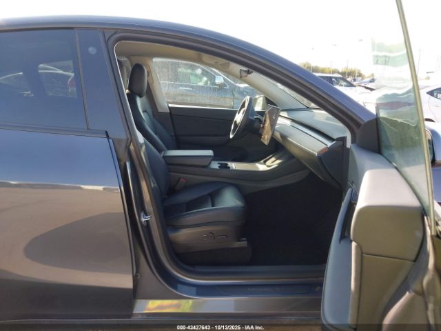 2021 TESLA MODEL Y 5YJYGDEEXMF186468 Photo 4