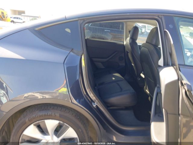 2021 TESLA MODEL Y 5YJYGDEEXMF186468 Photo 7