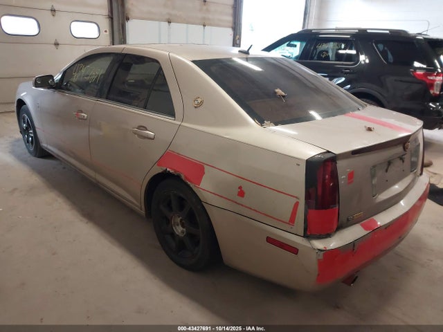 2005 CADILLAC STS 1G6DC67AX50140884 Photo 2