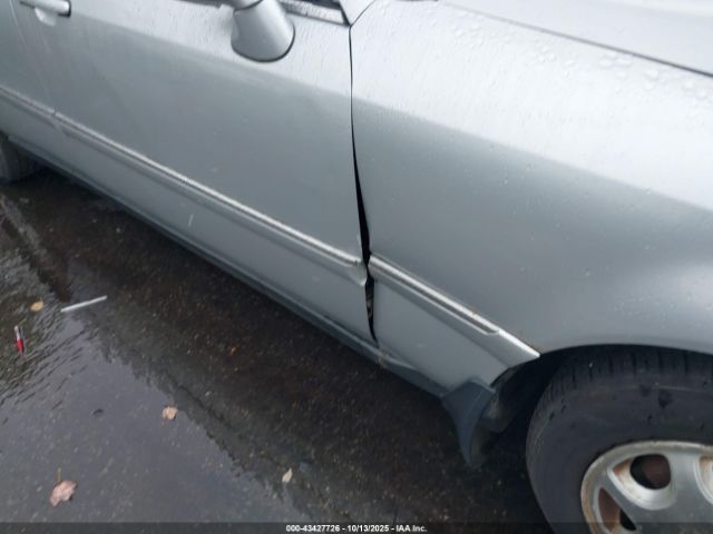 2000 ACURA RL JH4KA9661YC002726 Photo 5