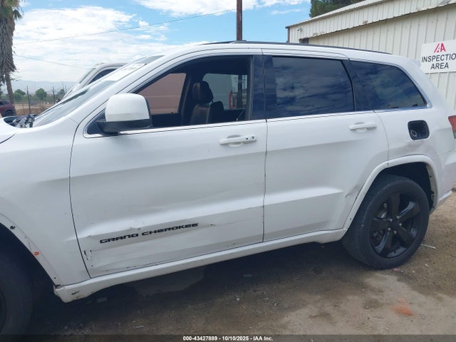 43427889 :رقم المزاد ، 1C4RJEAG2FC242275 vin ، 2015 Jeep Grand Cherokee Altitude مزاد بيع