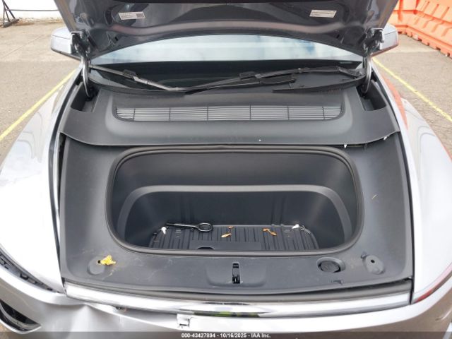 2026 TESLA MODEL Y 7SAYGDEE9TF408550 Photo 9