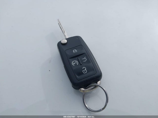 Volkswagen Passat 2014 1VWCT7A38EC033644 Image 11
