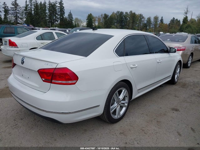 Volkswagen Passat 2014 1VWCT7A38EC033644 Image 4