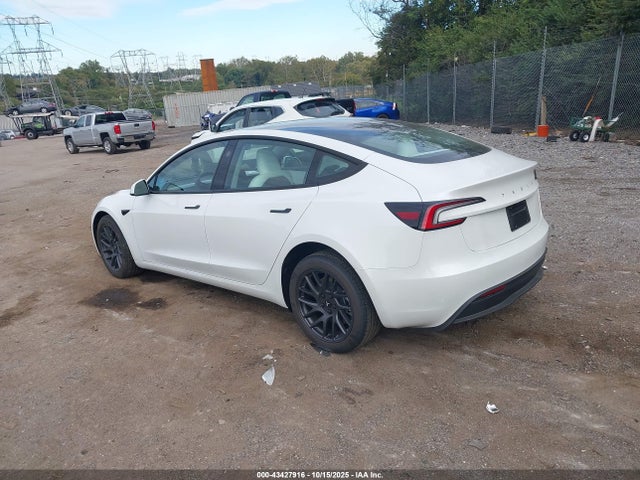 2025 TESLA MODEL 3 5YJ3E1EA4SF026451 Photo 2