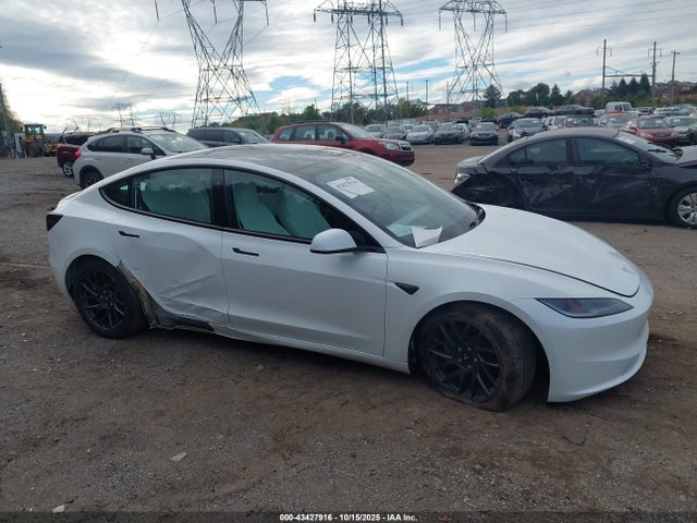 2025 TESLA MODEL 3 5YJ3E1EA4SF026451 Photo 5