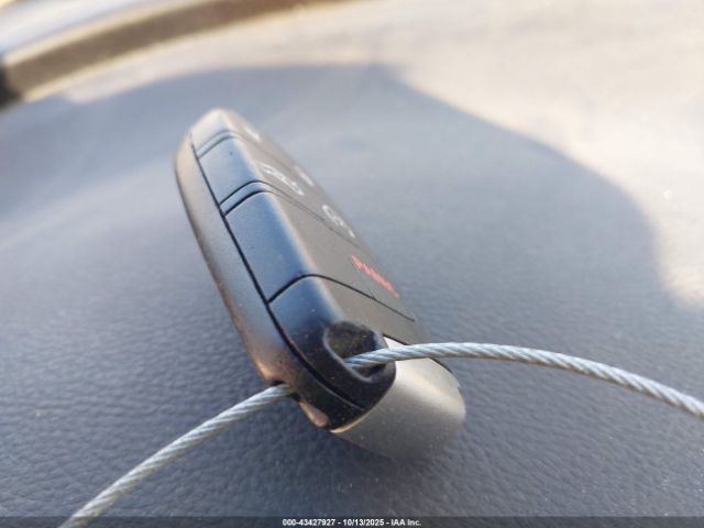 2017 CHRYSLER 200 1C3CCCFB7HN504370 Photo 10