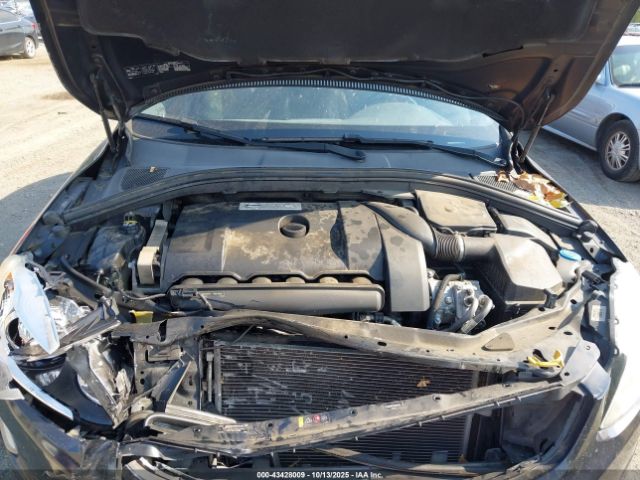 2016 VOLVO XC60 YV4902RK2G2839103 Photo 9