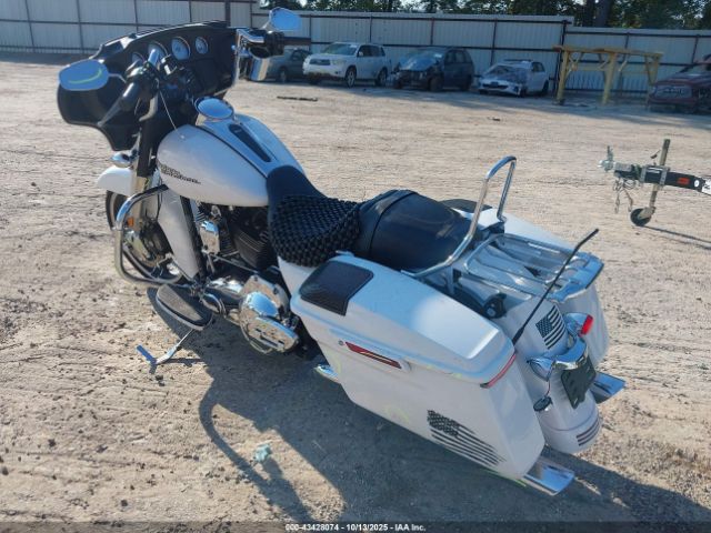 2016 HARLEY-DAVIDSON FLHX 1HD1KBM19GB630173 Photo 2