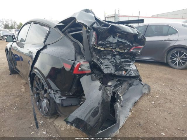 2023 TESLA MODEL Y 7SAYGDEF6PF663915 Photo 2