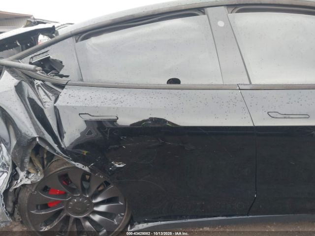 2023 TESLA MODEL Y 7SAYGDEF6PF663915 Photo 7