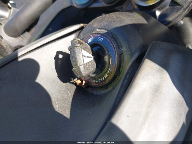 ML5ZRDF12RDA70803 Kawasaki Zr900 F