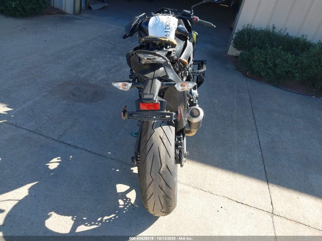 ML5ZRDF12RDA70803 Kawasaki Zr900 F