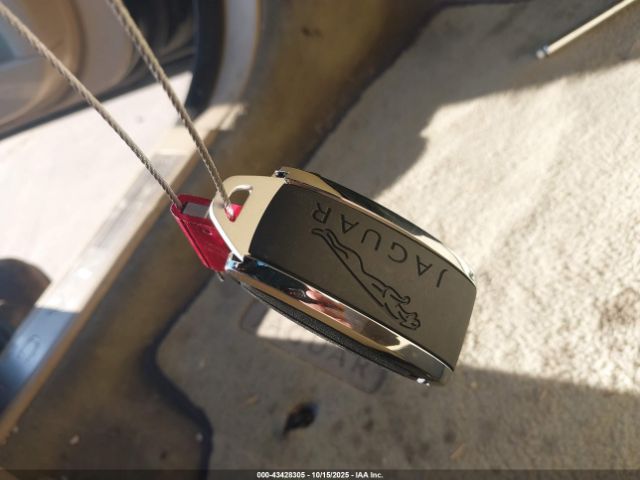 2010 JAGUAR XF SAJWA0GB8ALR64958 Photo 10