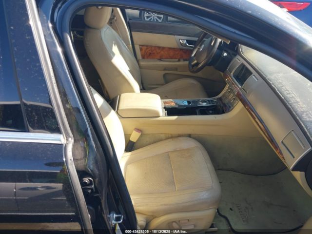 2010 JAGUAR XF SAJWA0GB8ALR64958 Photo 4