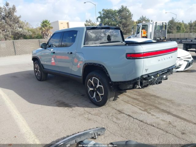 2023 RIVIAN R1T 7FCTGBAA6PN029019 Photo 2