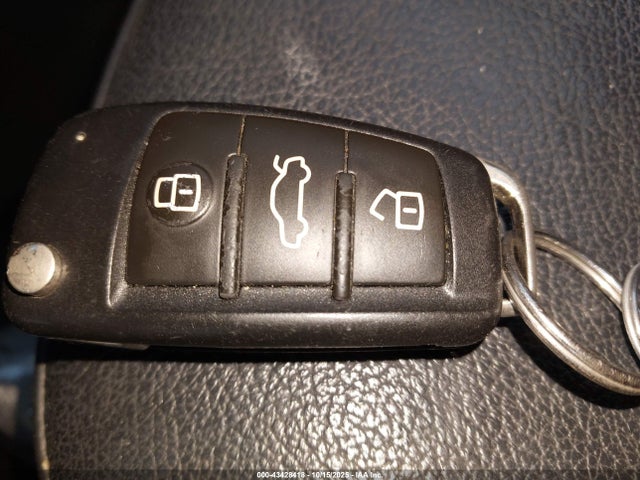 2017 AUDI A3 WAUAUGFF1H1038112 Photo 10