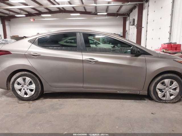 Hyundai ELANTRA SE 2016 5NPDH4AE3GH692280 Image 13