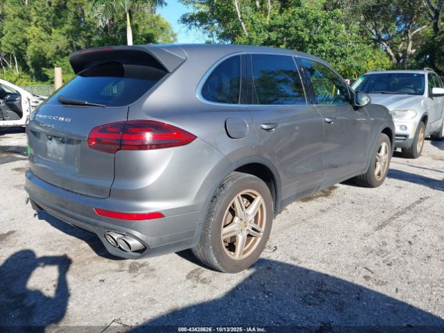 2017 PORSCHE CAYENNE WP1AB2A2XHLA53162 Photo 3