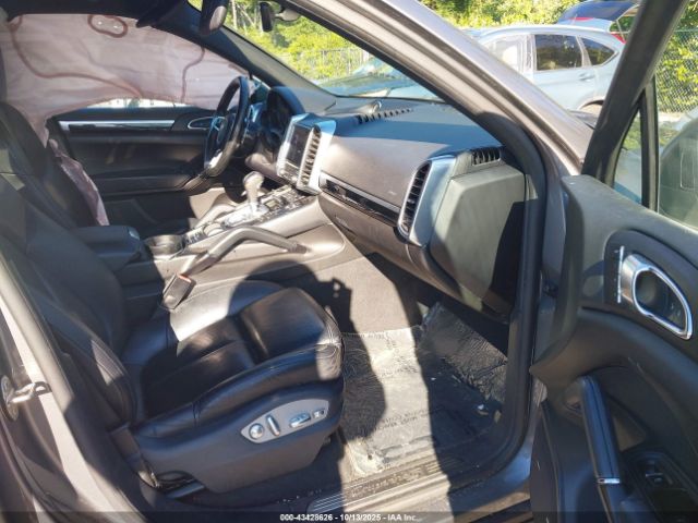 2017 PORSCHE CAYENNE WP1AB2A2XHLA53162 Photo 4