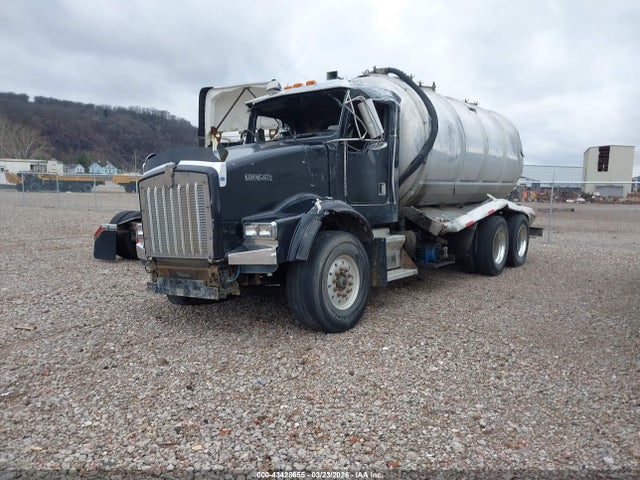 1999 Kenworth Construction T800 მანქანა იყიდება აუქციონზე, vin: 1NKDXUEX0XJ827302, აუქციონის ნომერი: 43428655