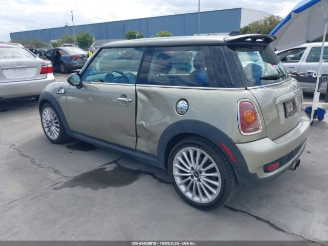 2007 MINI COOPER S WMWMF73567TL83545 Photo 2