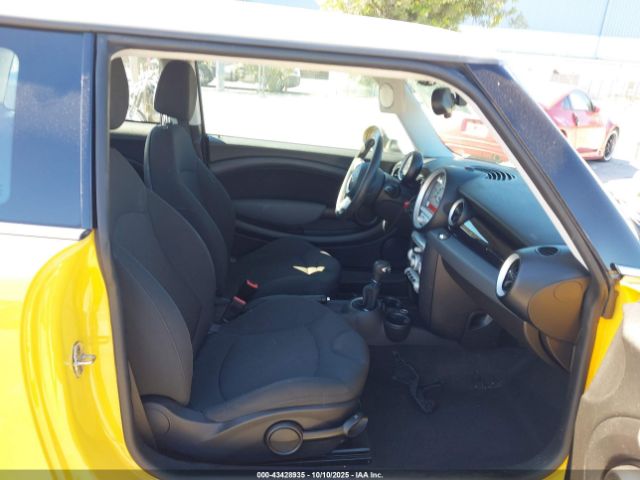 2009 MINI COOPER WMWMF33539TW78338 Photo 4
