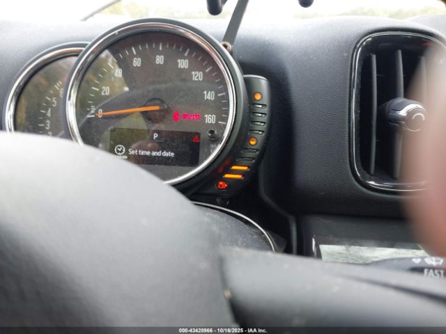 2017 MINI COUNTRYMAN WMZYT5C30H3B66772 Photo 6