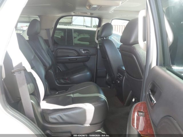 2011 CADILLAC ESCALADE 1GYS4CEF8BR396716 Photo 7