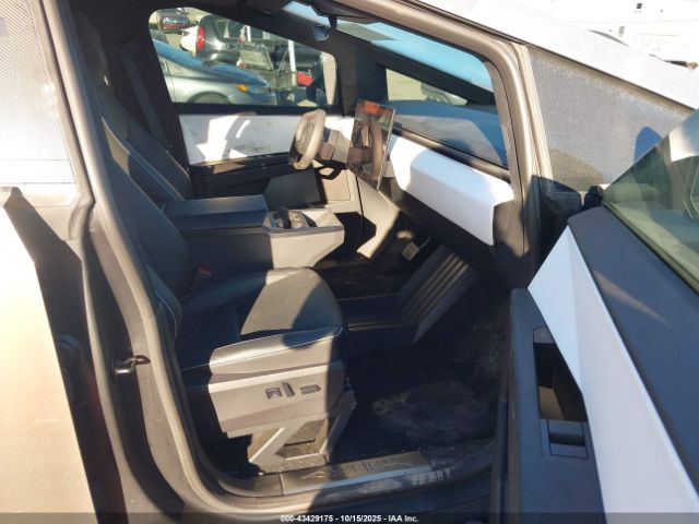 2024 TESLA CYBERTRUCK 7G2CEHED7RA027794 Photo 4