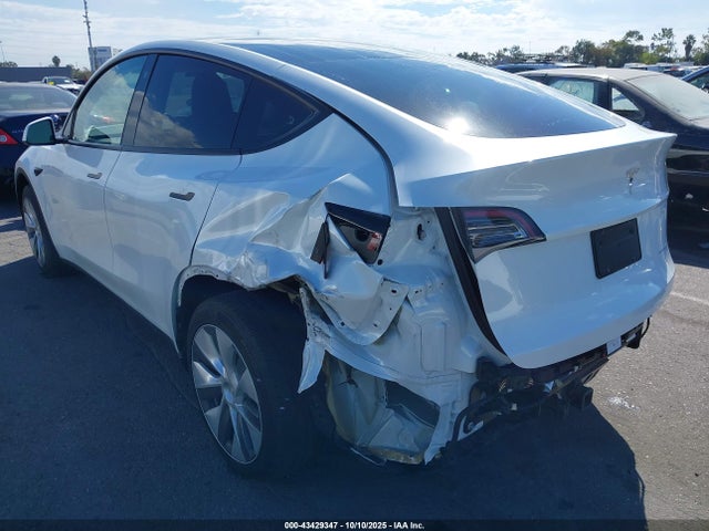 2023 TESLA MODEL Y 7SAYGDEE7PA084565 Photo 2