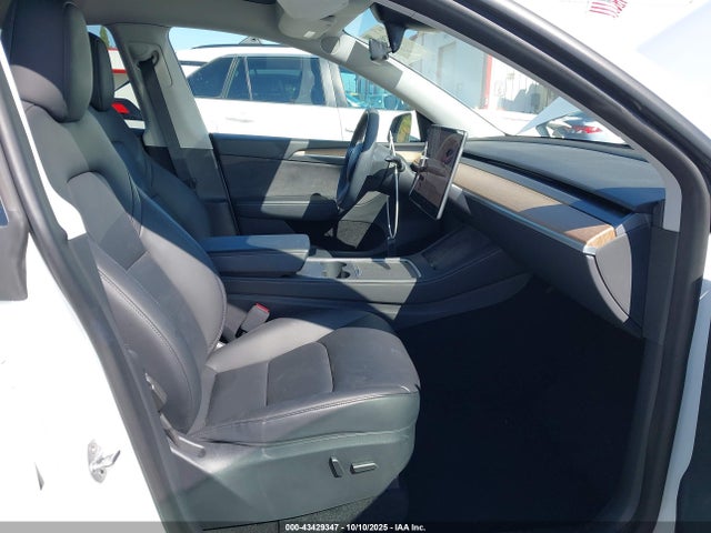 2023 TESLA MODEL Y 7SAYGDEE7PA084565 Photo 4