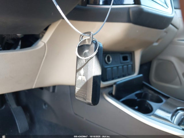 2017 MITSUBISHI OUTLANDER JA4AD3A37HZ038345 Photo 10