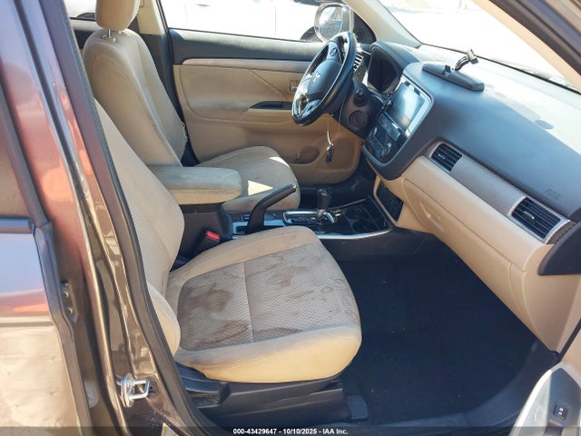 2017 MITSUBISHI OUTLANDER JA4AD3A37HZ038345 Photo 4