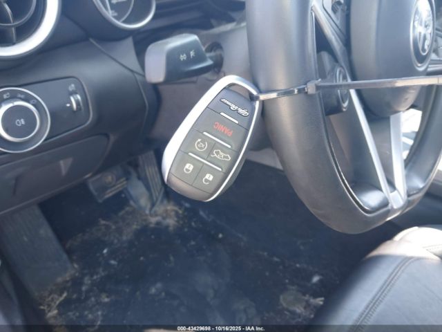 2018 ALFA ROMEO GIULIA ZARFAEBN4J7567498 Photo 10