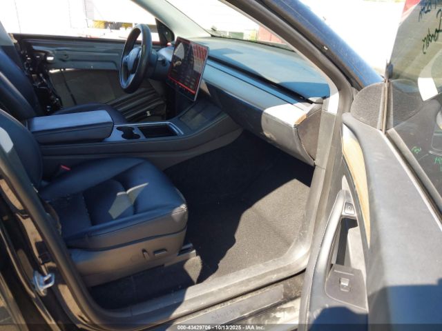 2023 TESLA MODEL Y 7SAYGDEE2PF598780 Photo 4