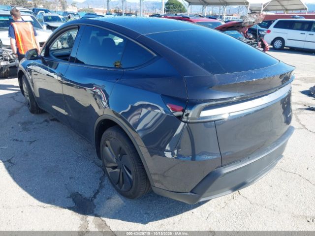 2026 TESLA MODEL Y 7SAYGDEE8TF368090 Photo 2