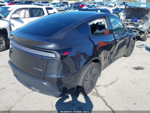 2026 TESLA MODEL Y 7SAYGDEE8TF368090 Photo 3