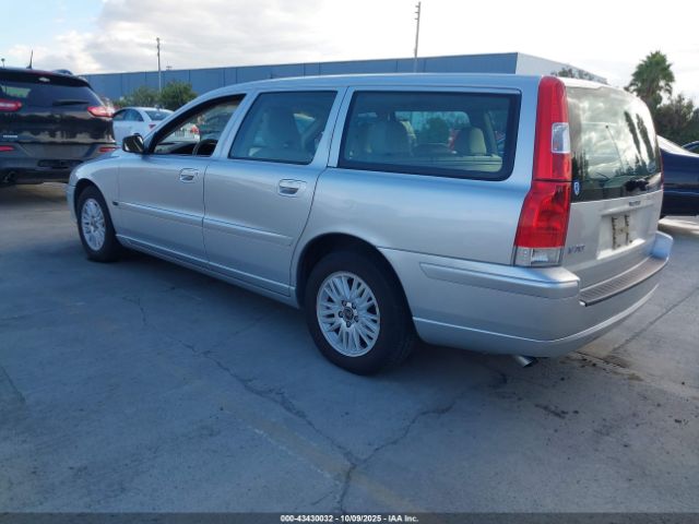 2005 VOLVO V70 YV1SW640152496226 Photo 2