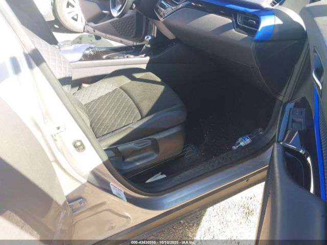 2020 TOYOTA C-HR JTNKHMBX3L1090256 Photo 4