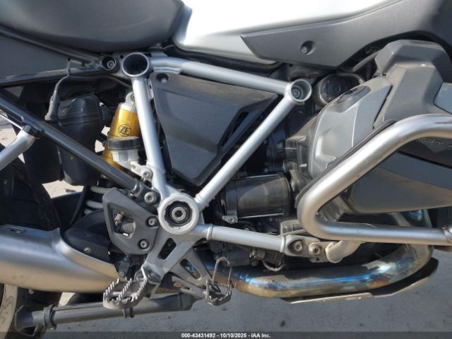 2021 BMW R 1250 WB10M1300M6D88372 Photo 7