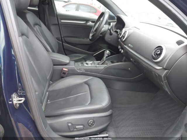 2019 AUDI A3 WAUGUGFF8K1025097 Photo 4