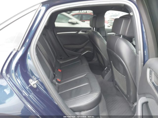 2019 AUDI A3 WAUGUGFF8K1025097 Photo 7